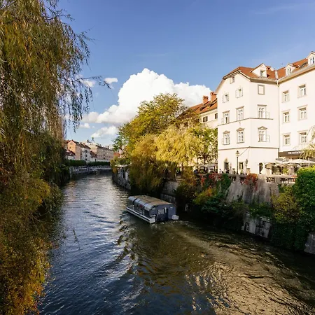 Ella's Castle View Apartman *