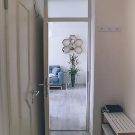 Apartma Ella's Castle View *