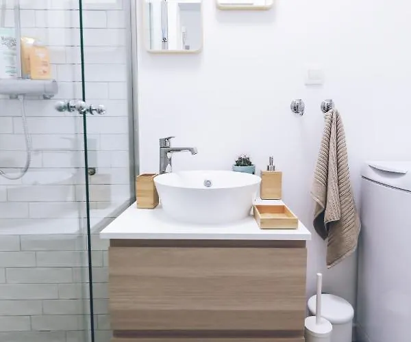 Ella's Castle View *